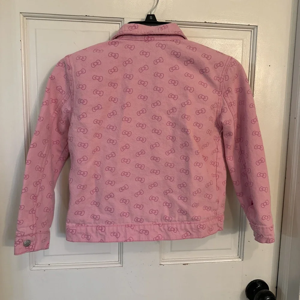 Hello Kitty wear functional sleeves