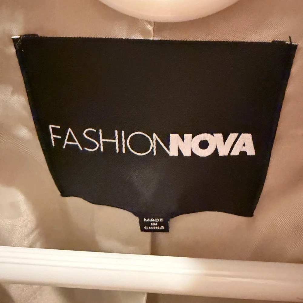 Fashion Nova Womens Jacket Faux Fur Brown Beige Pockets Lined Size Medium