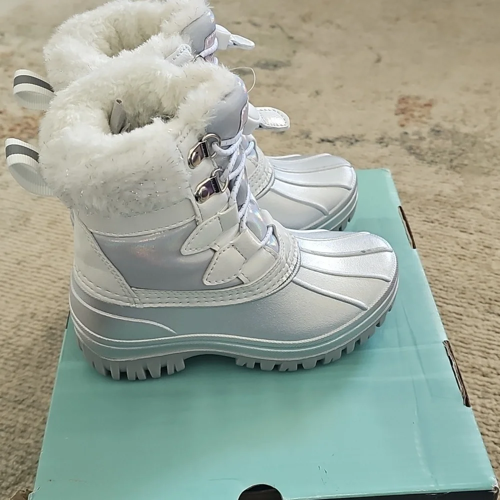 Magellan Outdoors new without