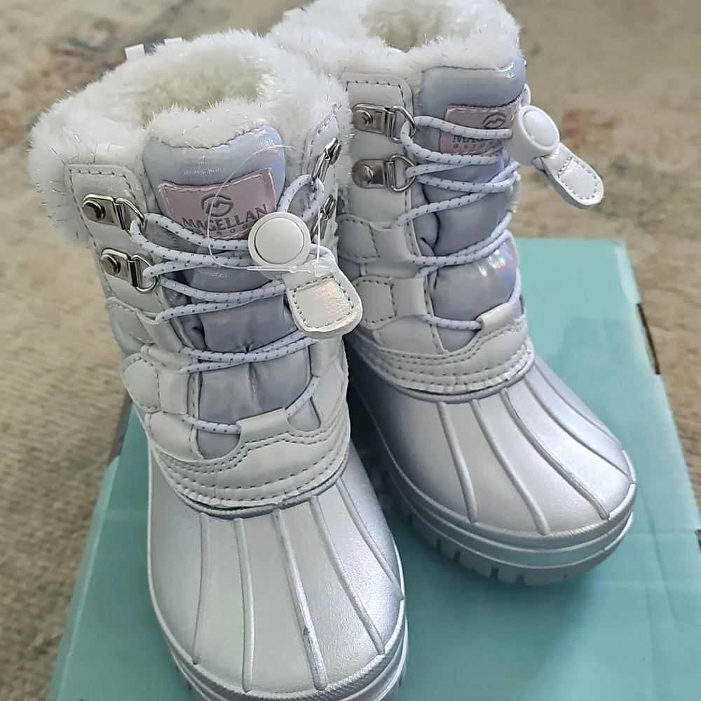 Magellan Outdoors new without
