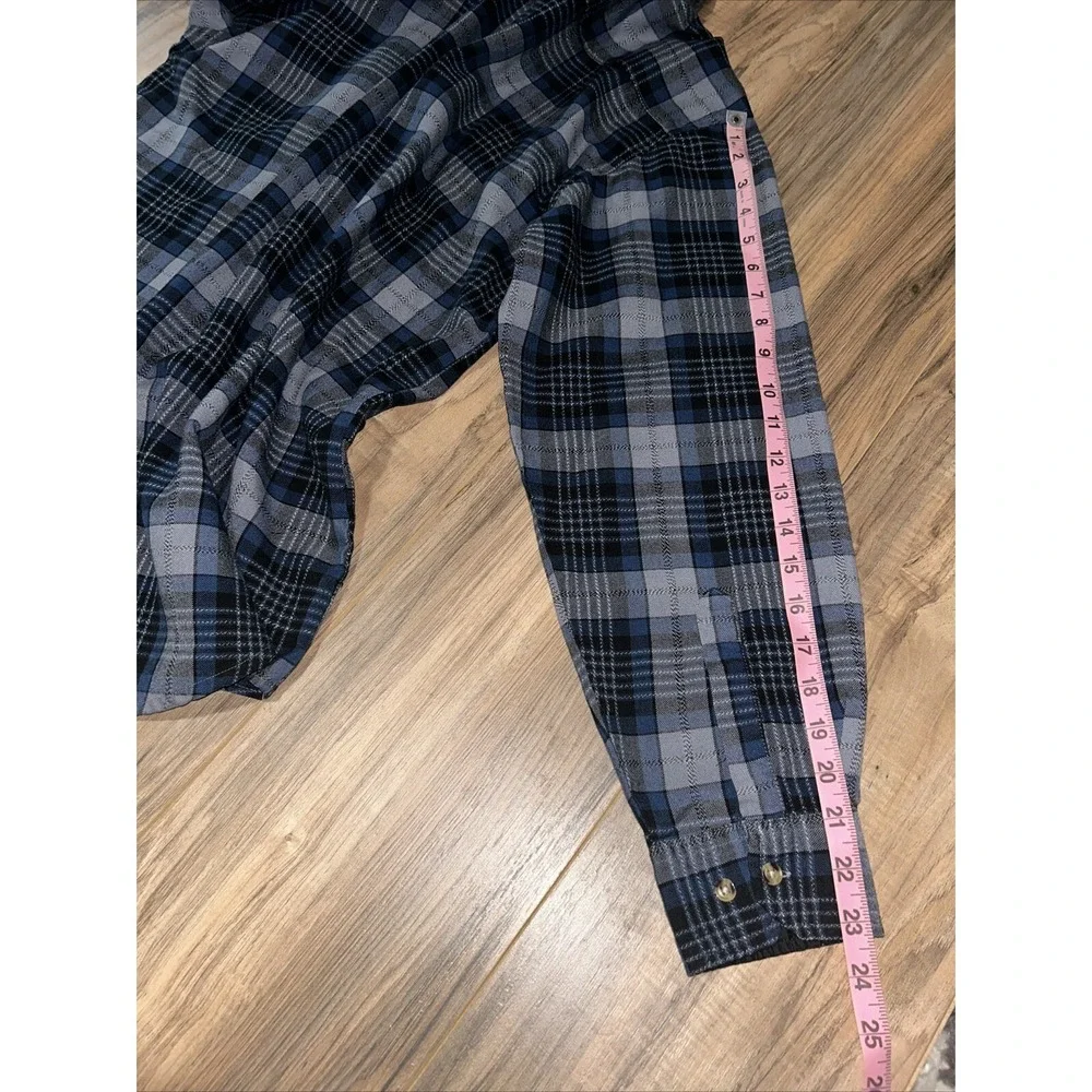 Vintage Northwest Territory Blue Plaid‎ Button Down Flannel With Chest Pockets