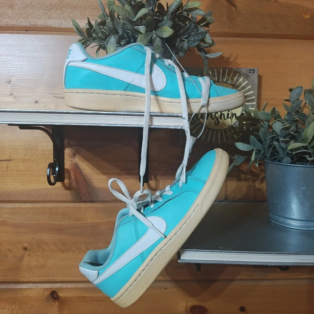 nike court royale Youth size 4.5 shoes blue‎ comfort athletic sneakers Teal