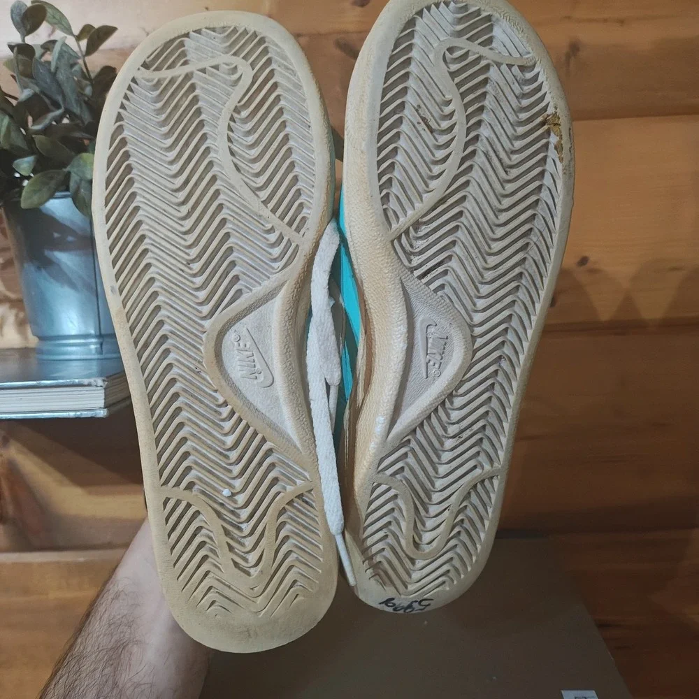 Nike court royale