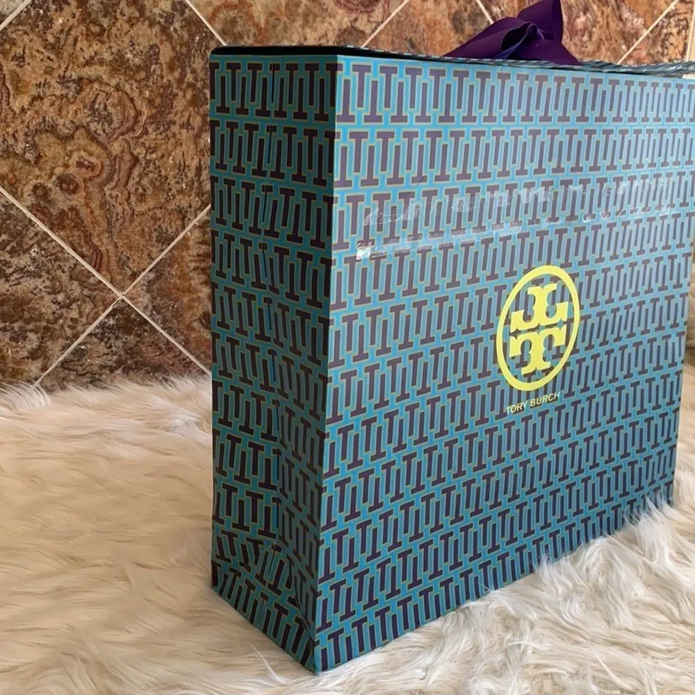 Tory Burch designer logo