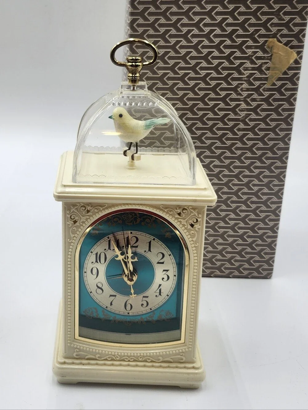 Vintage-Style Cream Bird Clock Home Wall Decor