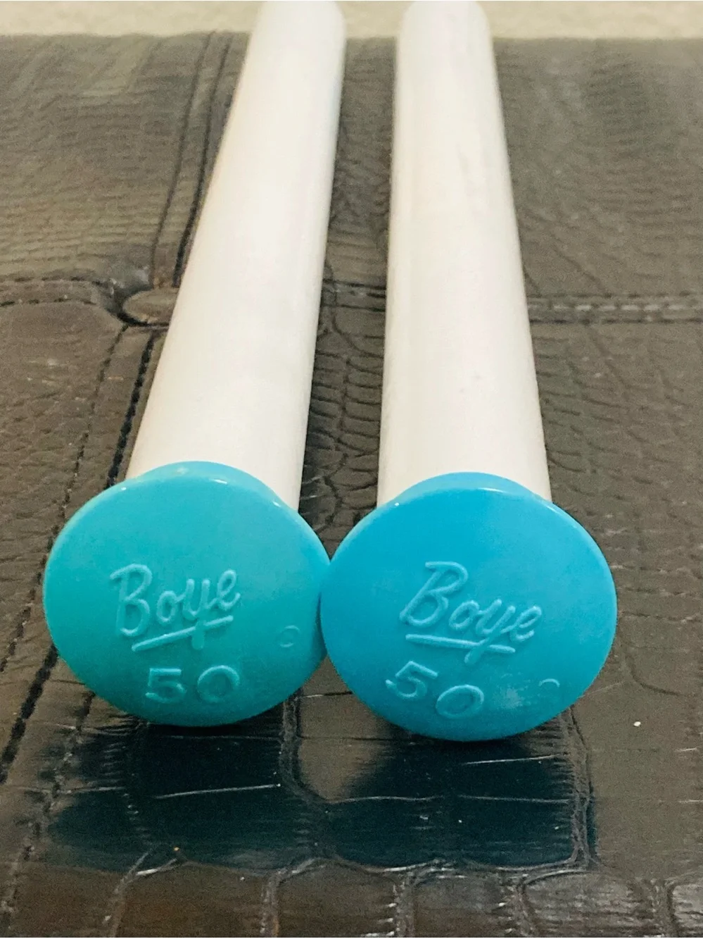 Boye Size 50 Straight Knitting Needles with Turquoise Caps