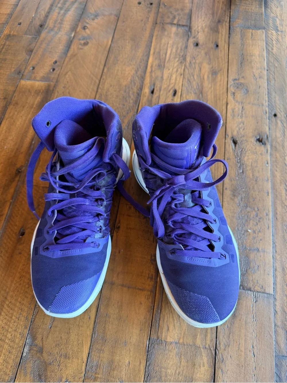 Nike Hyperdunk Purple High Top Basketball Shoes Women’s 7.5 EUC