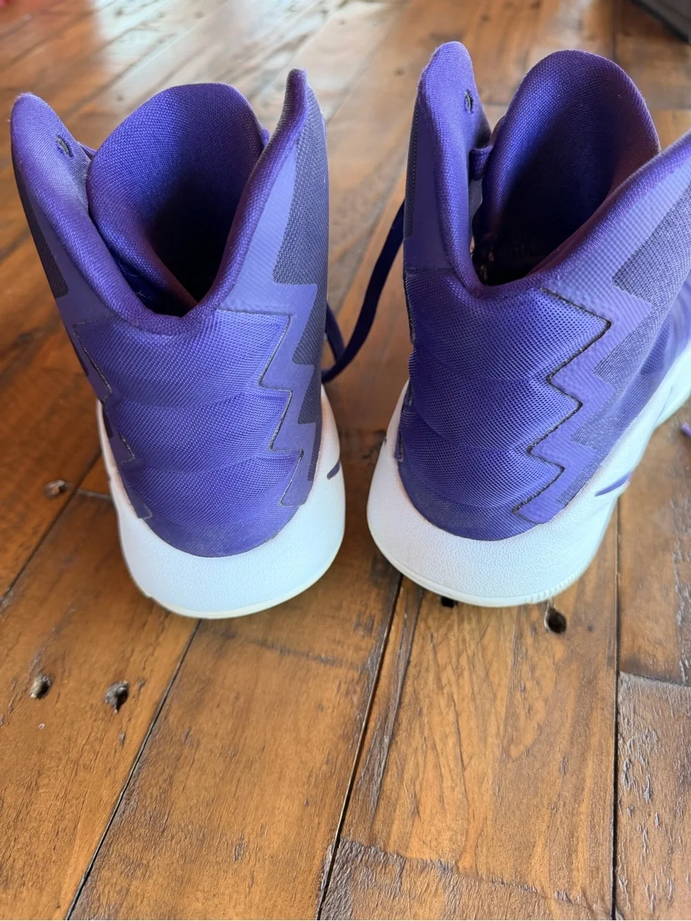 Nike Hyperdunk Purple High Top Basketball Shoes Women’s 7.5 EUC