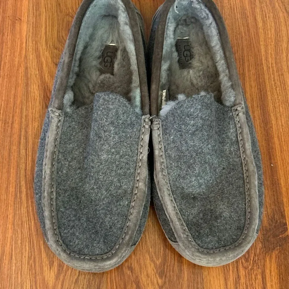 UGG Men’s gray ascot moccasin slippers, suede size 11