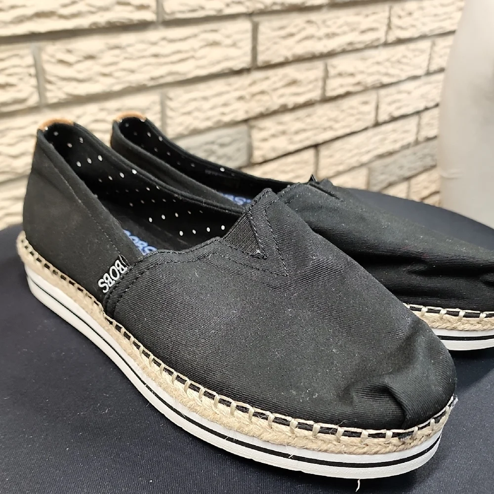 black canvas