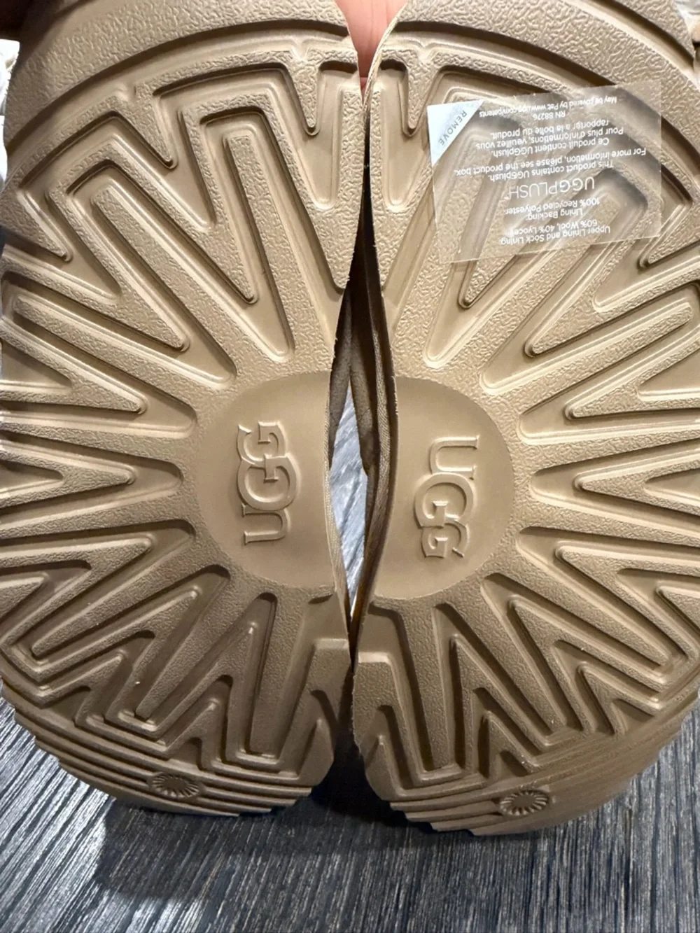 Womens UGG Neumel Chukka Boot - Sand size 6 - new