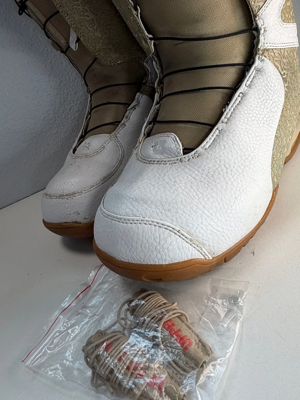 Burton Ion Snowboard Boots Mens 12 Beige White Y2K Speed Lace New laces included