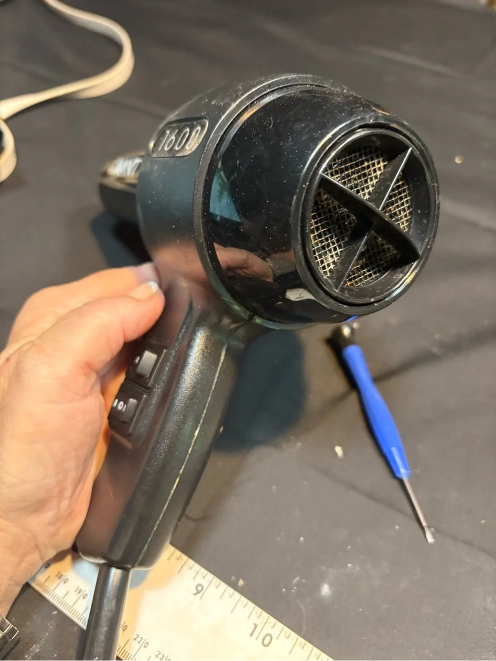 Avanti hair dryer featuring 1600-watt power and multiple heat/speed settings