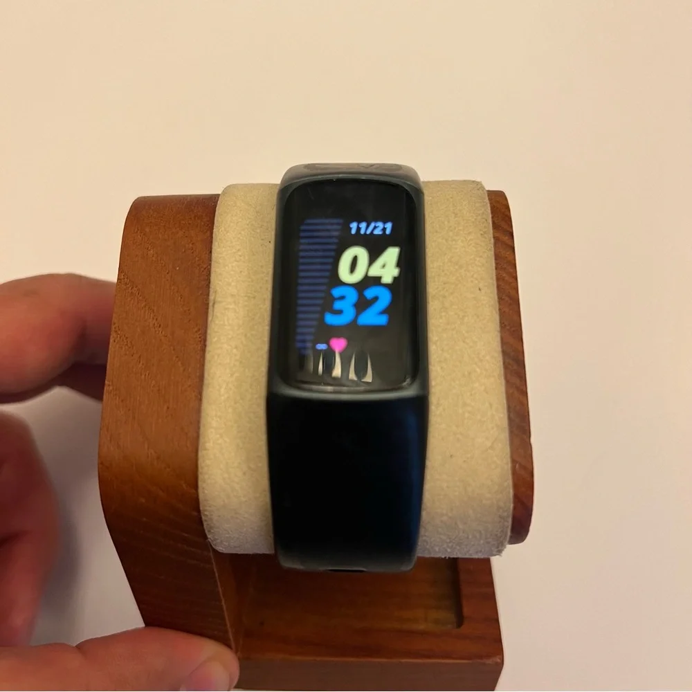 fitbit size up equipped