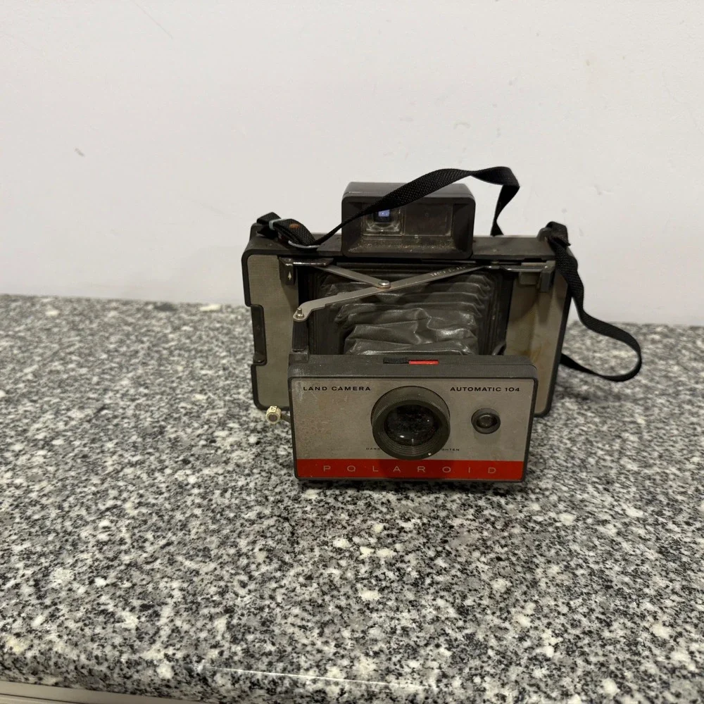 Polaroid Land Camera Automatic 104 Vintage Instant Film Camera‎