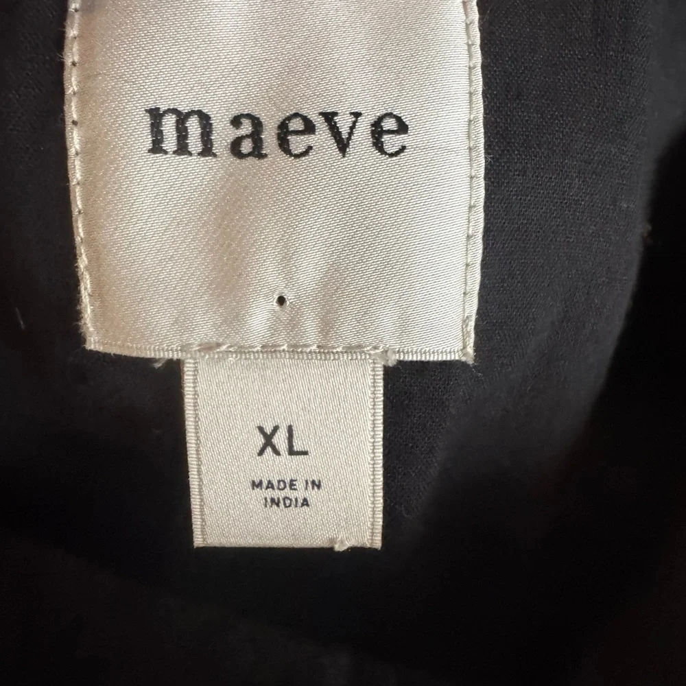 Maeve elegant black