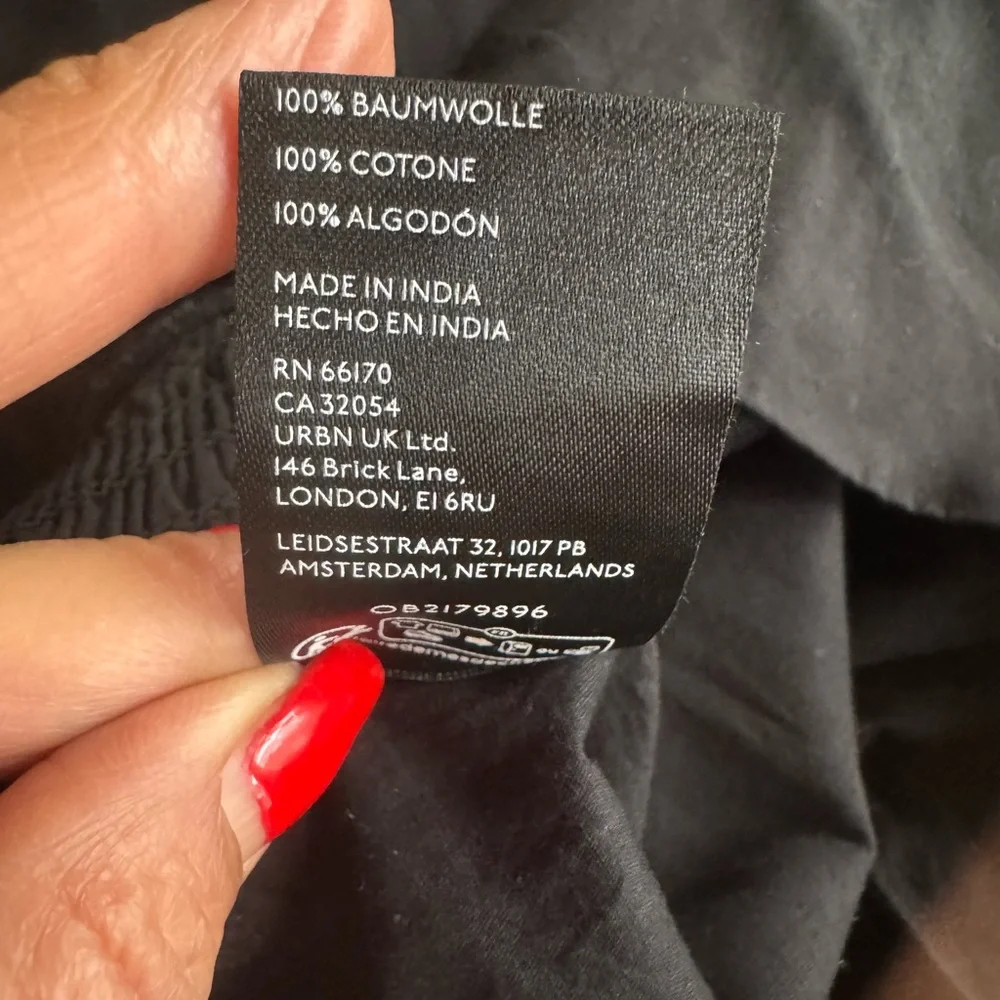 Maeve elegant black