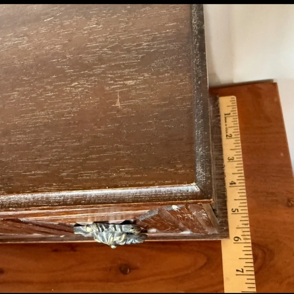 N/A elegant wooden