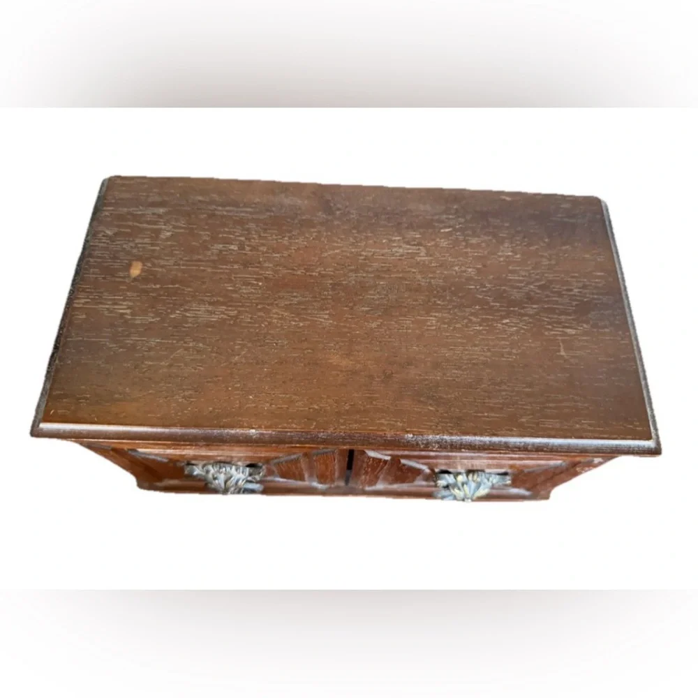 N/A elegant wooden