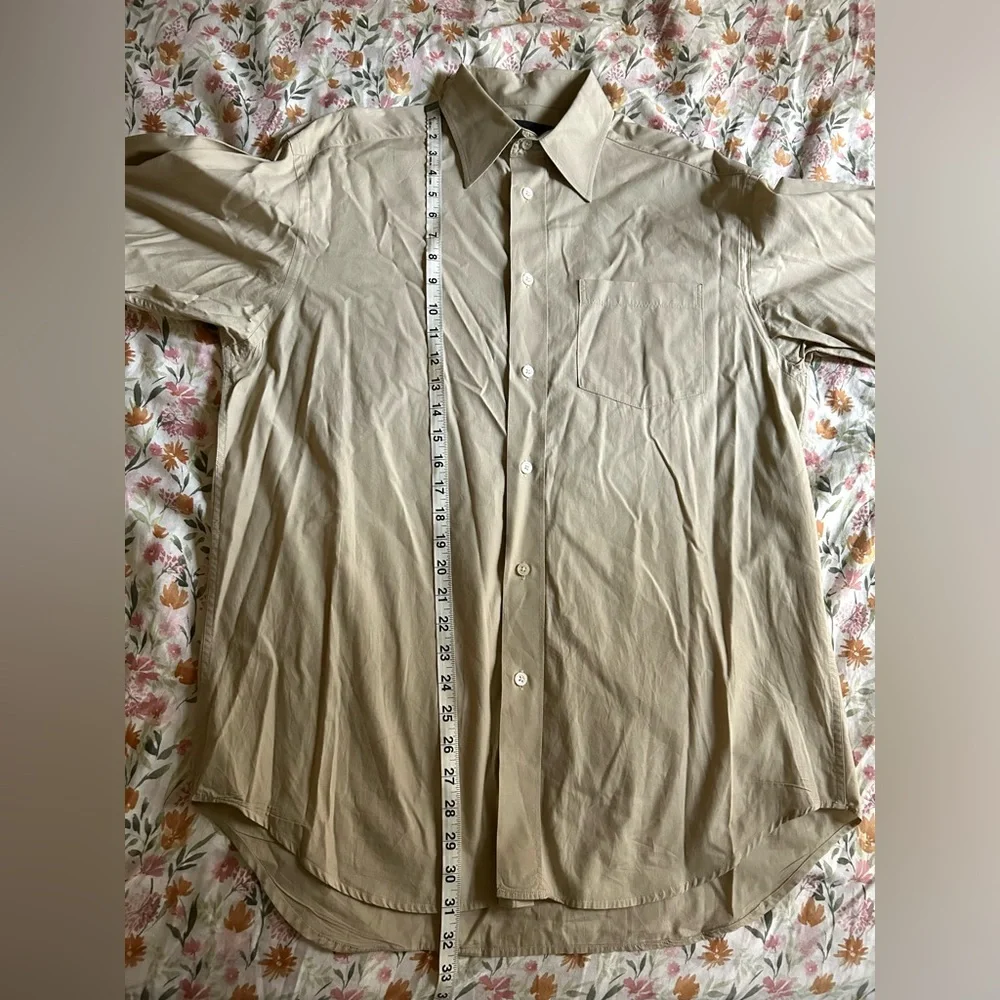 Banana Republic Men’s Button Up Shirt Size M Neutral Beige Casual Dress Shirt