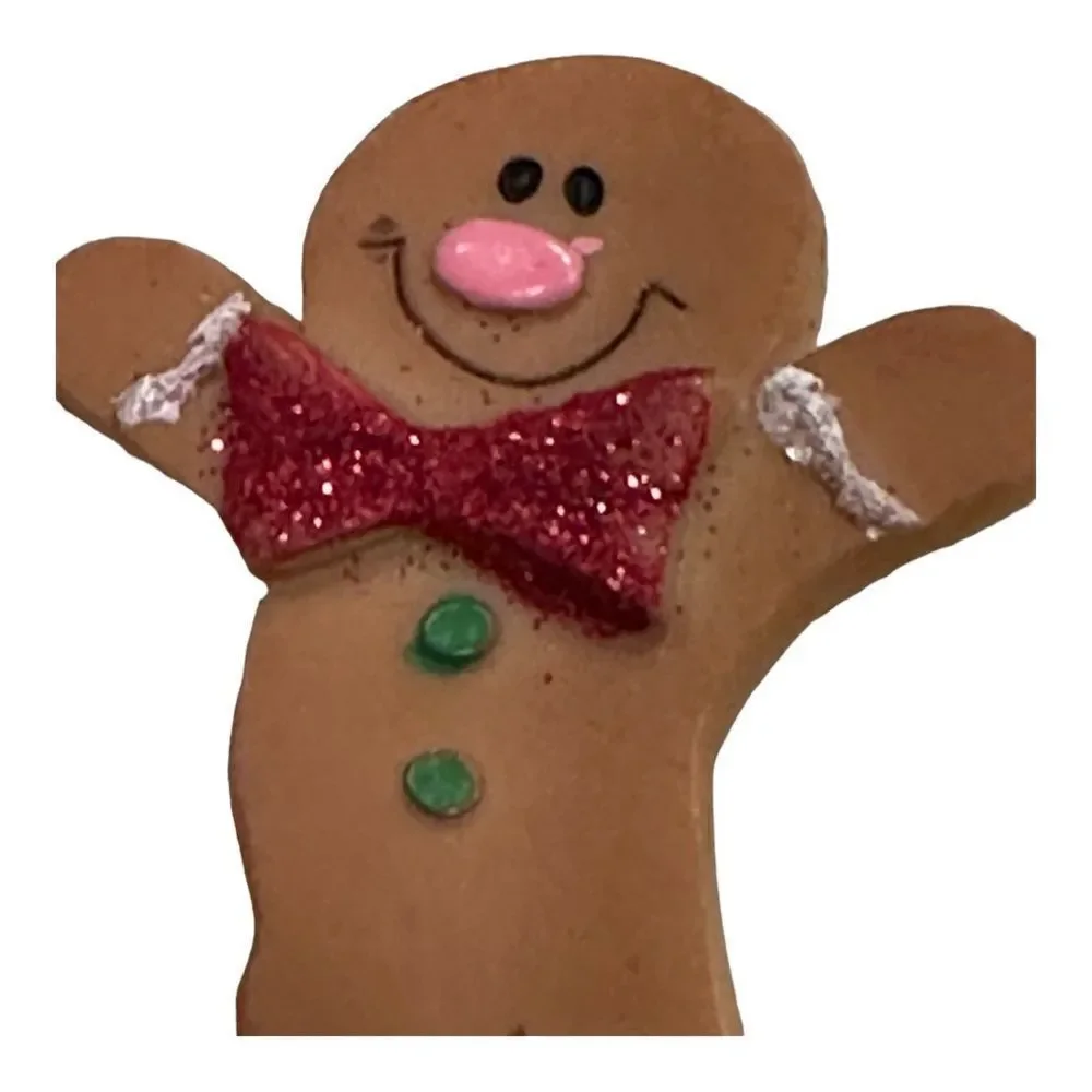 Gingerbread man brooch cute endearing n perfect fun