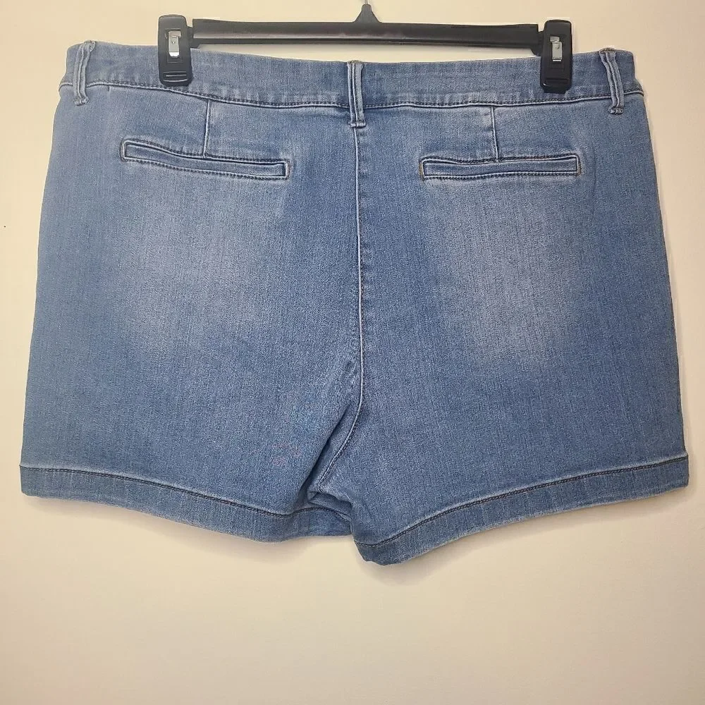 Sugar Magnolia Light Blue Denim Plus Size Shorts Size 18