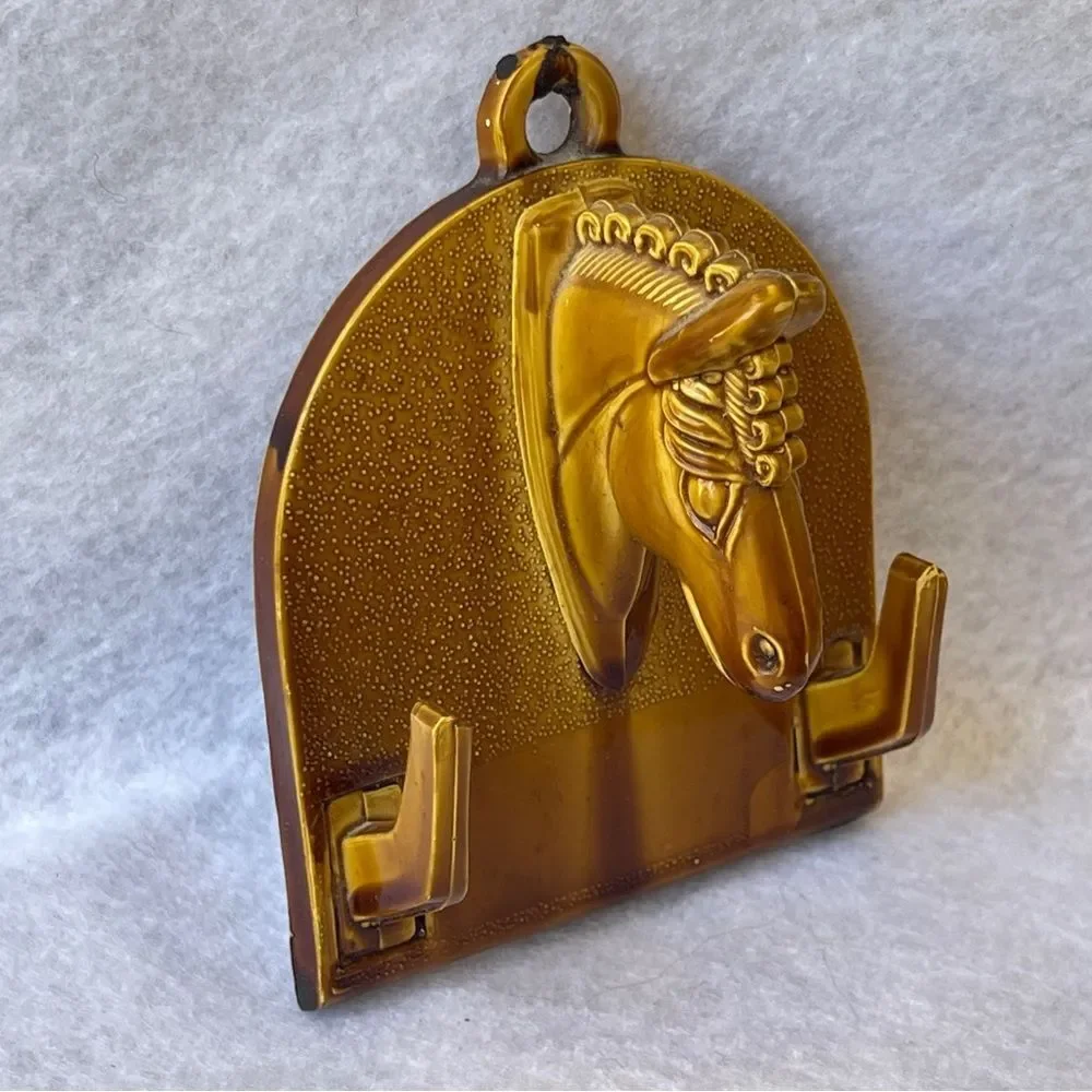 Horse head plaque with hooks key or clothing wall hooks