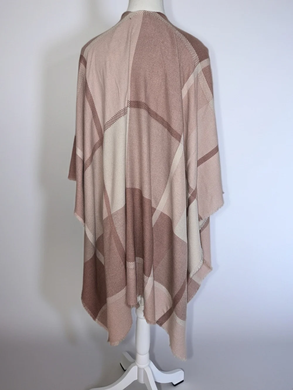 Lauren Conrad, Lightweight, Cozy Pink And Cream Plaid Shaw Womens One Size