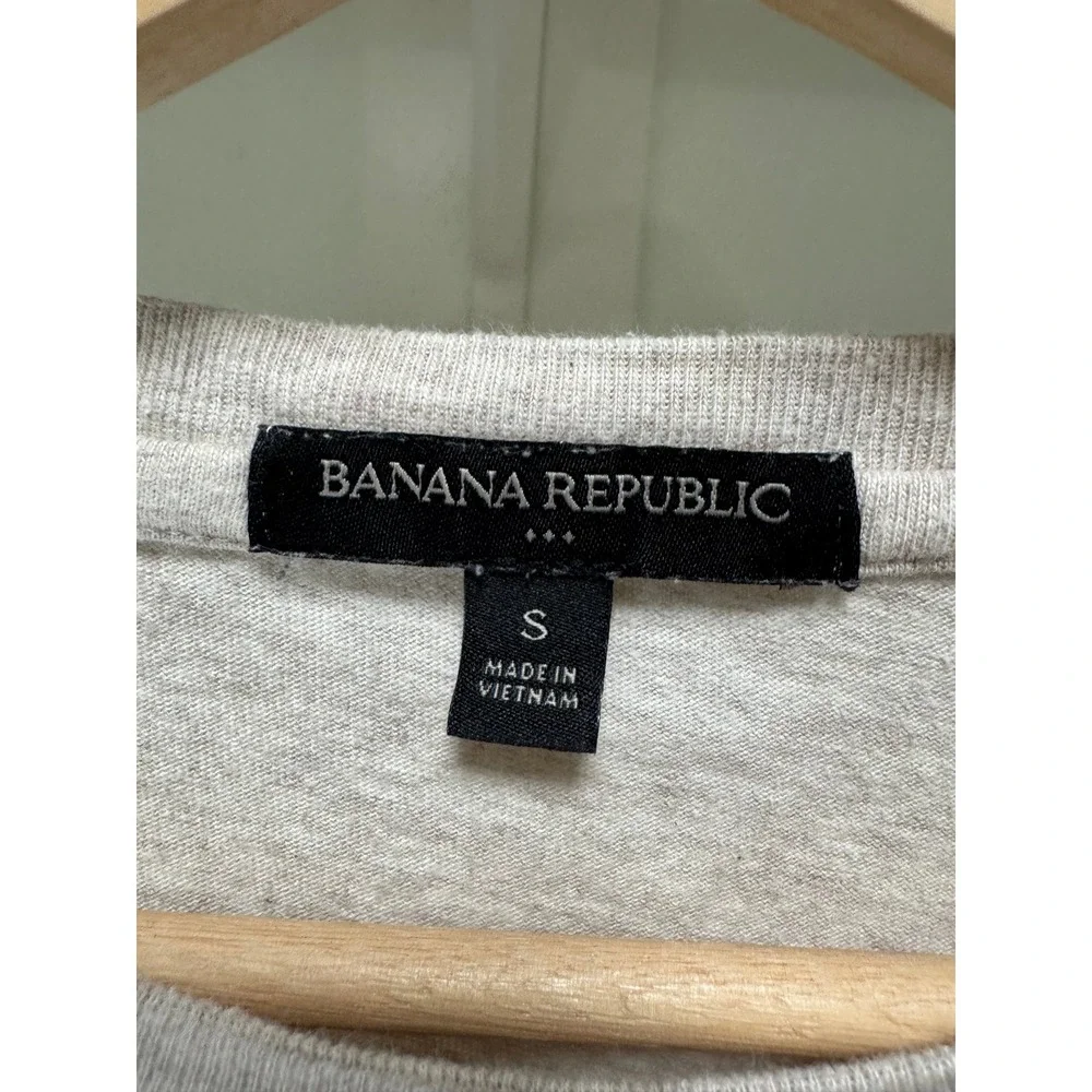 Banana Republic detailed statement zebra