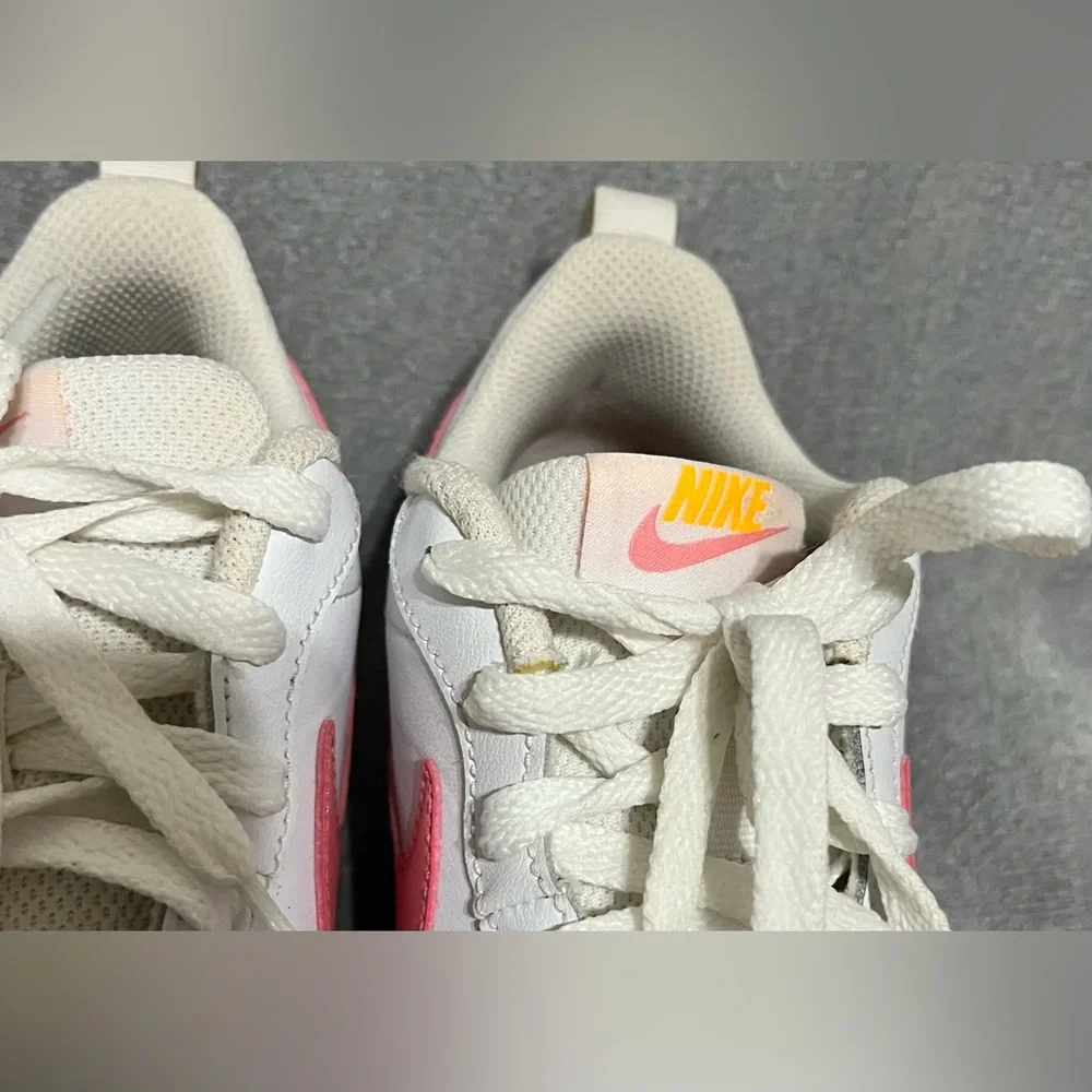 Nike chic sneakers