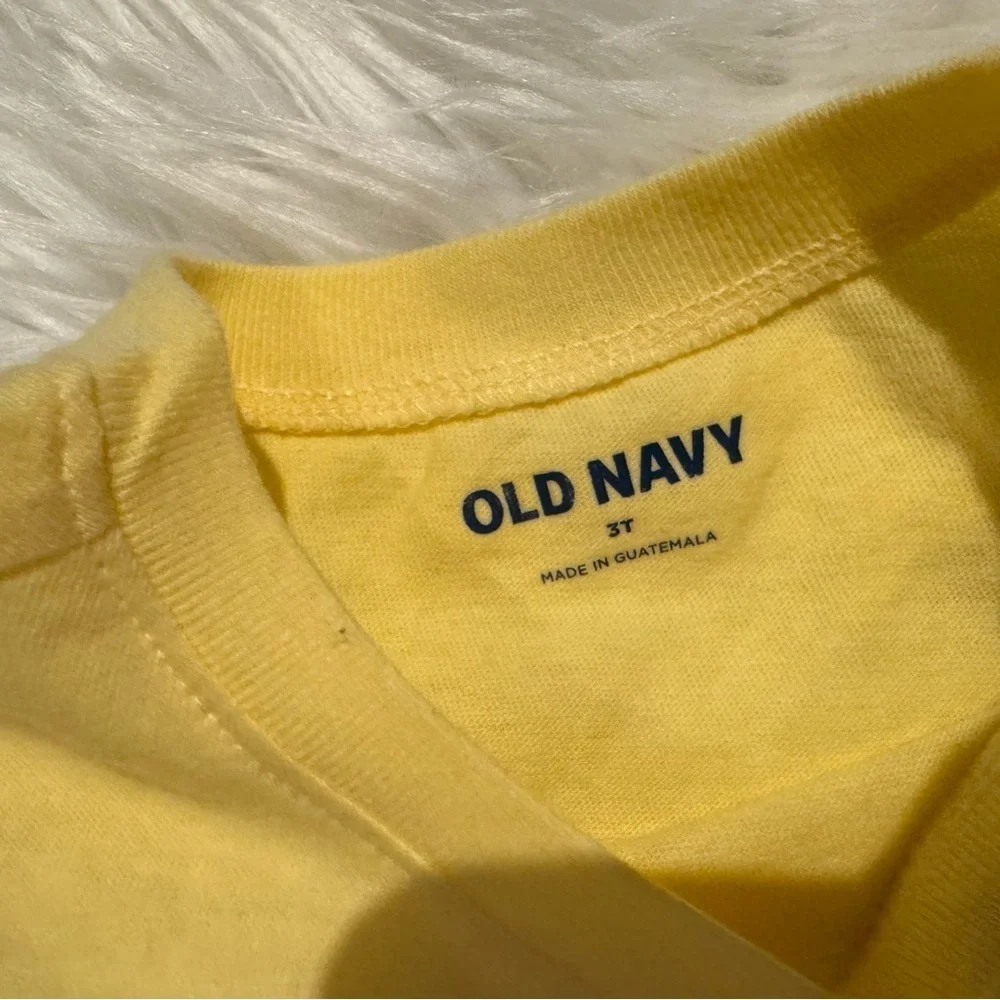 Old Navy NWT  Yellow Kids Tee with Bunny and Carrot Short Sleeve Tee Size 3T New