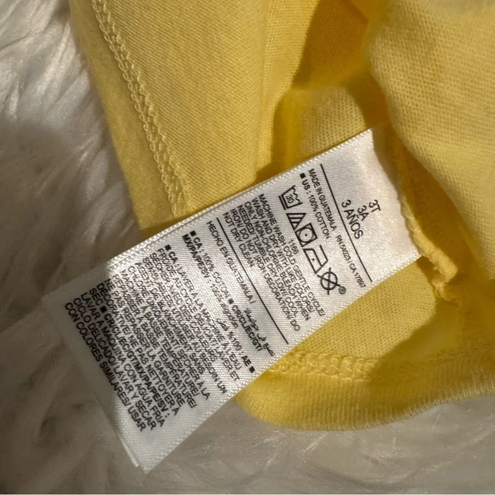 Old Navy NWT  Yellow Kids Tee with Bunny and Carrot Short Sleeve Tee Size 3T New