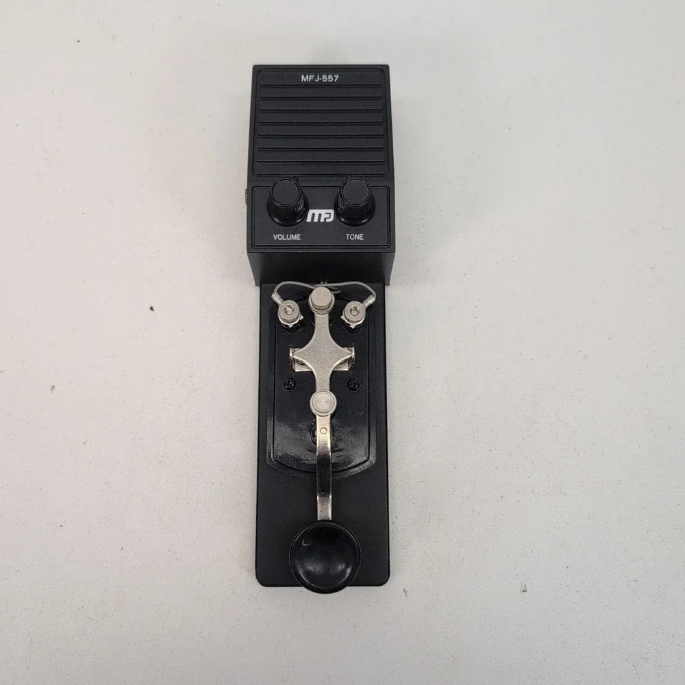 MFJ-557 Deluxe Morse Code Practice Oscillator‎ Straight Key w/ Volume Control
