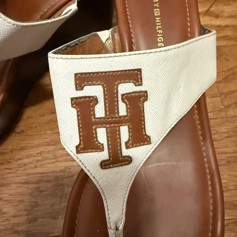 Tommy Hilfiger step into