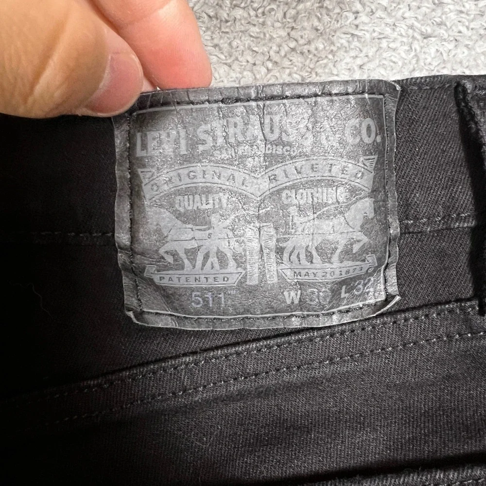 Levis measurements waist