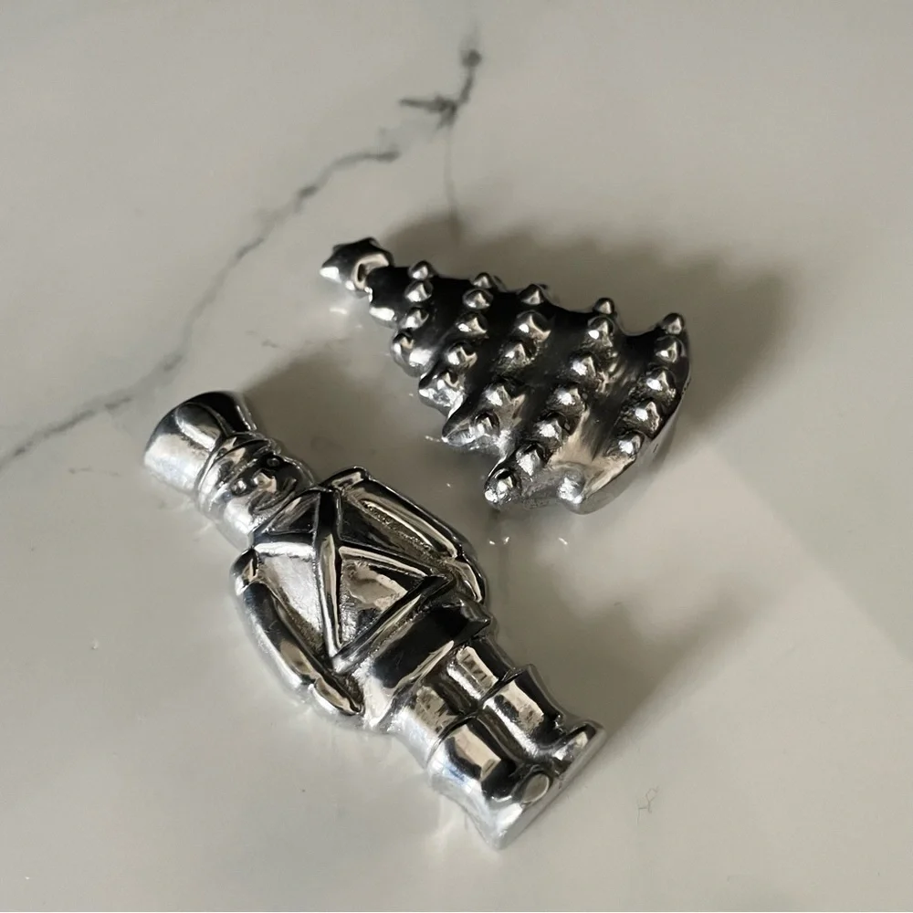 SET of 2 Napkin Weights - Nutcracker & Christmas Tree by Mariposa