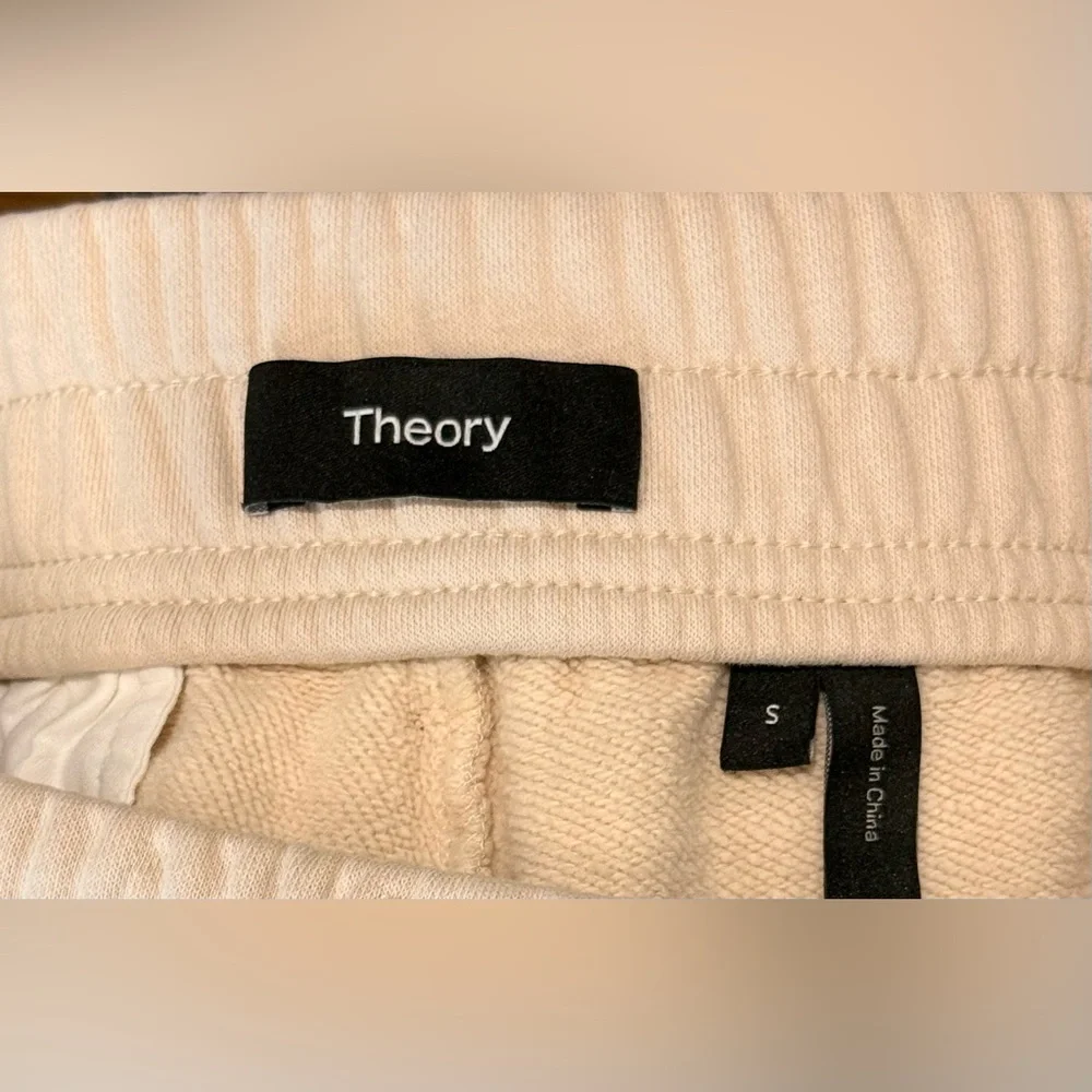 Theory comfortable cream