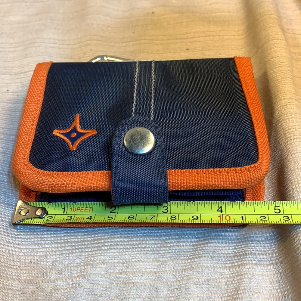 Wallet w/carabiner and zip around coin poch