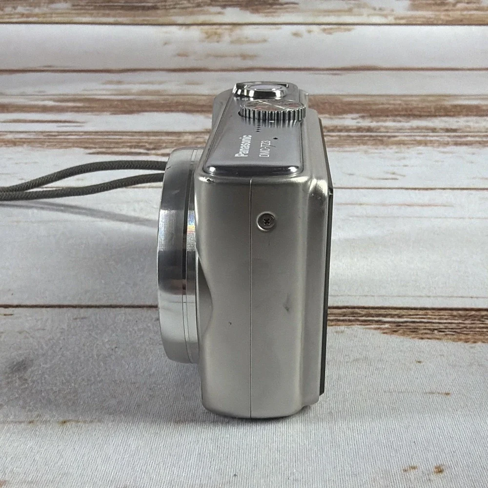 Panasonic Lumix TZ3 10x Zoom Leica Lens Camera Silver NOT WORKING Parts Only