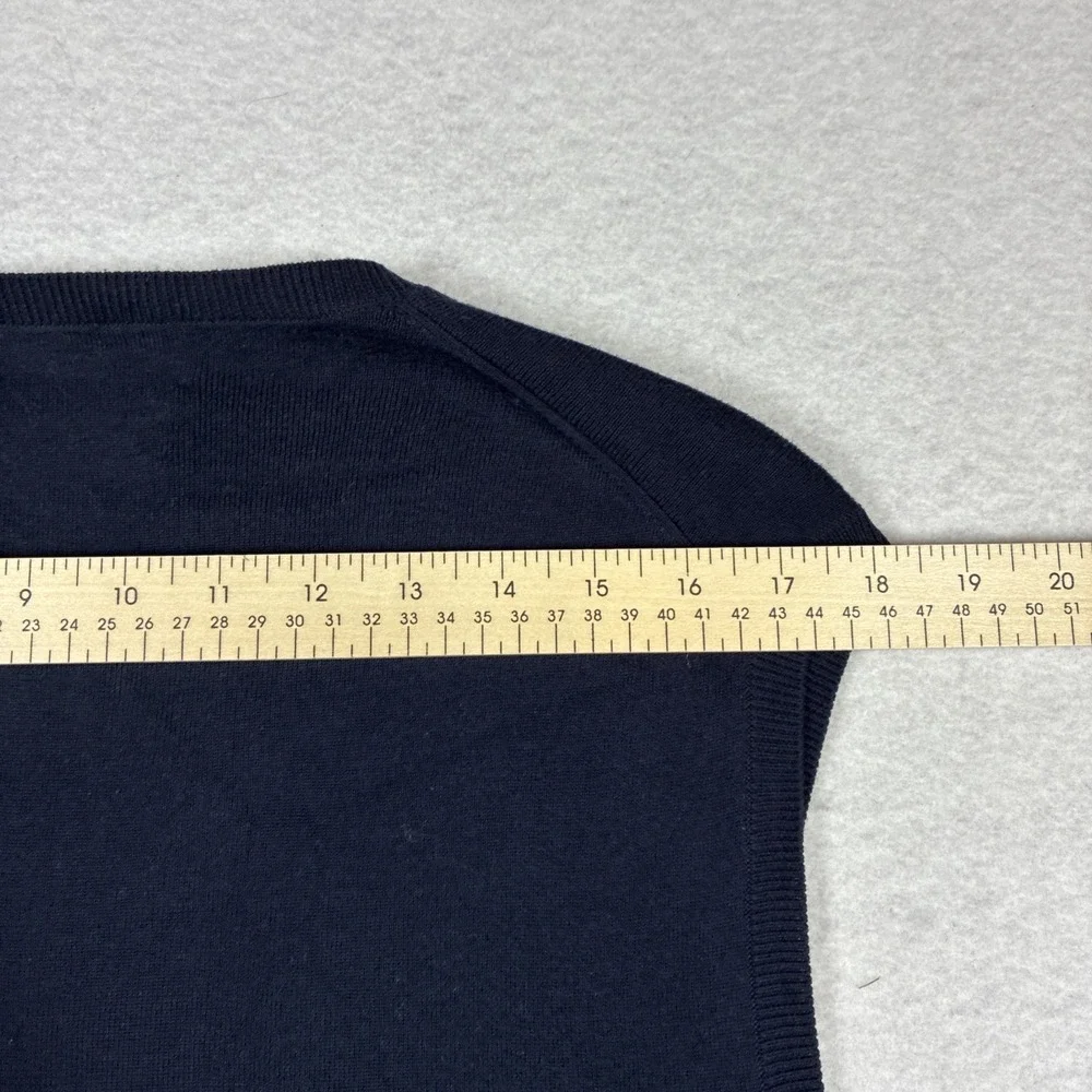 Polo Ralph Lauren it are holes