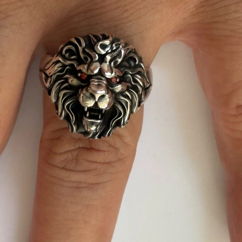925 Silver lion ring with red cubic zirconia cz stones eyes size 12