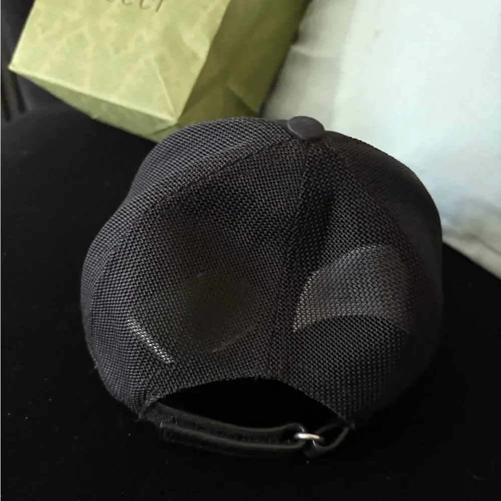 Brand new with box unisex Gucci Black and Red Cap size m 58 cm