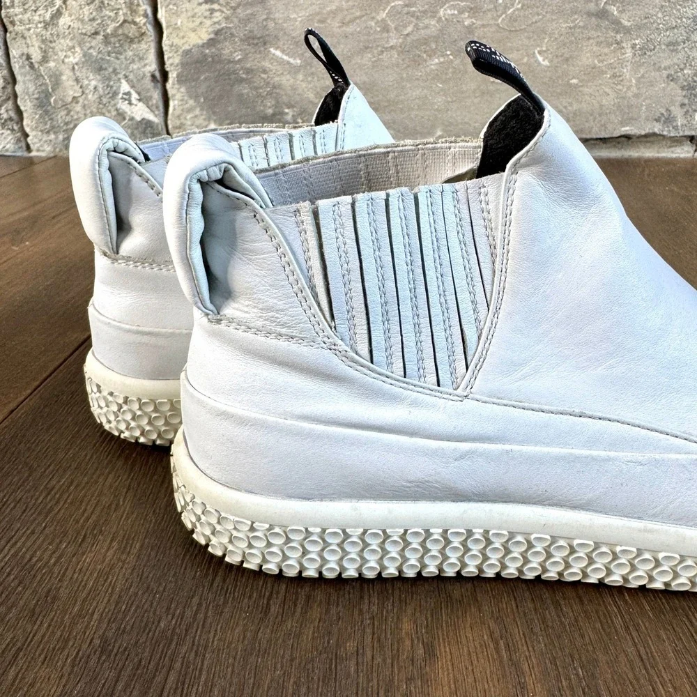 O.X.S. white leather