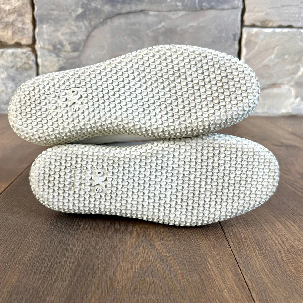 O.X.S. white leather
