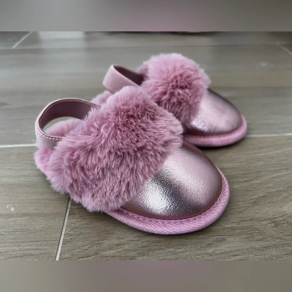 Cat & Jack Toddler Pink Fur Metallic Holiday Slippers Size 5 6