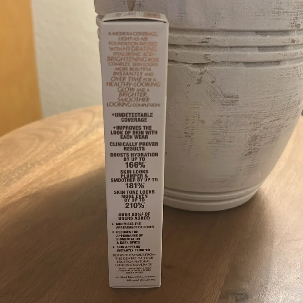 B19 CHARLOTTE TILBURY BEAUTIFUL SKIN FOUNDATION-10 NEUTRAL NEUTRE NIB