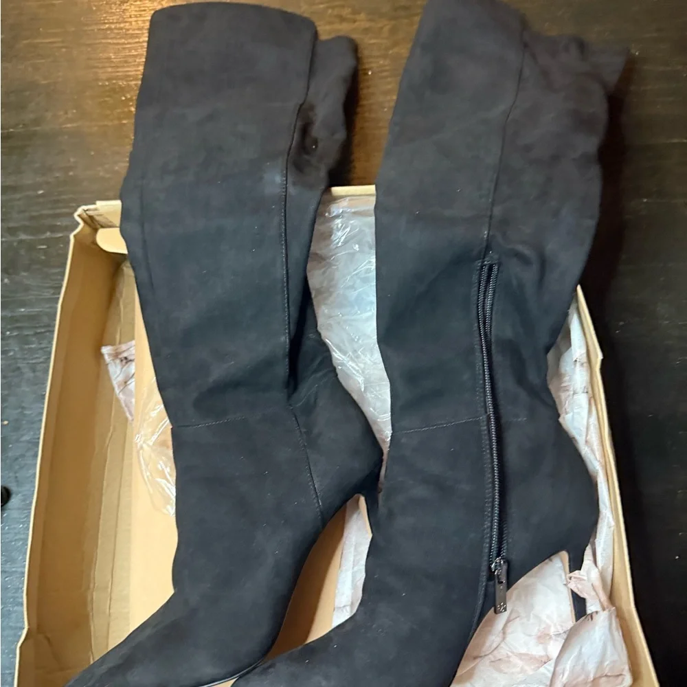 Jessica Simpson Black Over the Knee Boots size 8 sexy statement bold flirty chic
