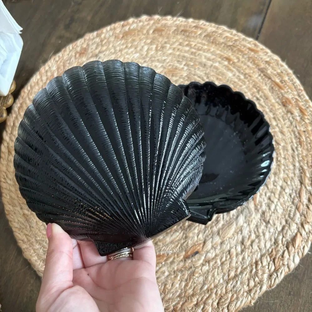 Vintage 1960s Arcoroc Coquillage Black Milk Glass‎ Scallop Shell Plates