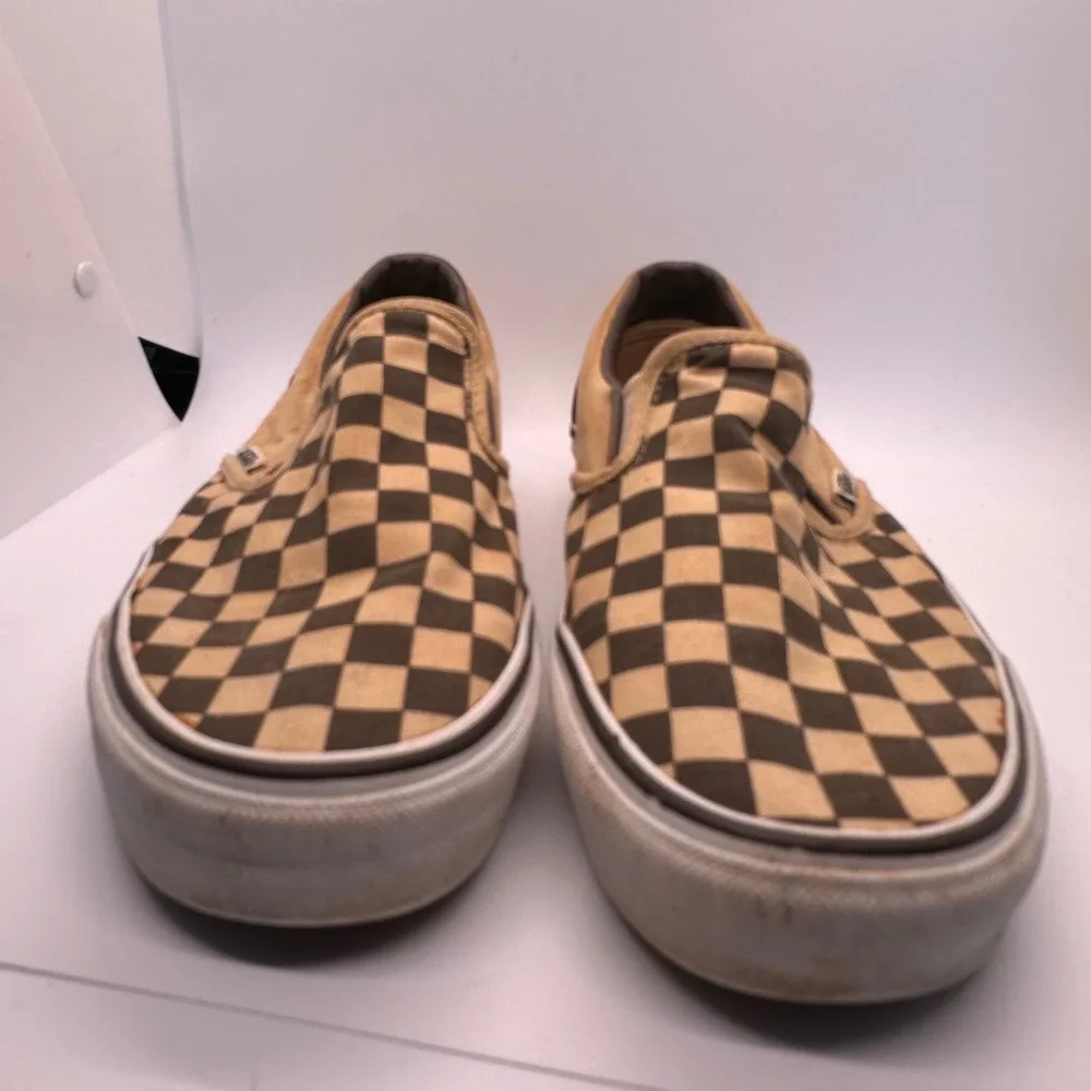Vans iconic checkerboard