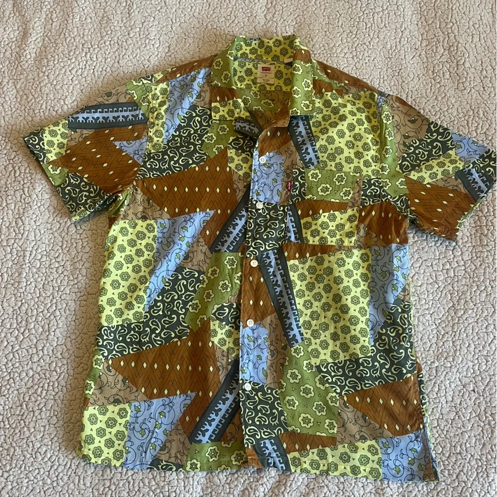 Levi’s‎ Relaxed Fit Men’s Camp Shirt Colorful Patchwork Design Medium